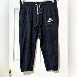 Nike Women’s Gym Vintage Capris